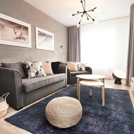 Lato Polanki Park Z Miejscem Parkingowym * Kołobrzeg