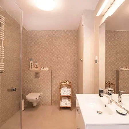 Lato Polanki Park Z Miejscem Parkingowym *