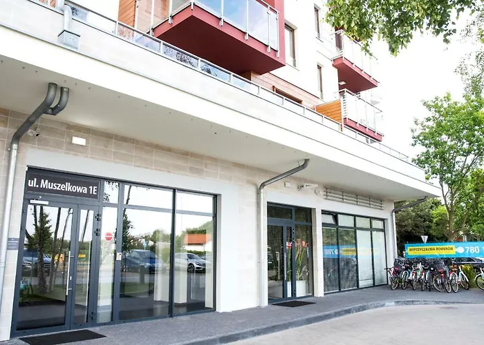 Lato Polanki Park Z Miejscem Parkingowym Kołobrzeg